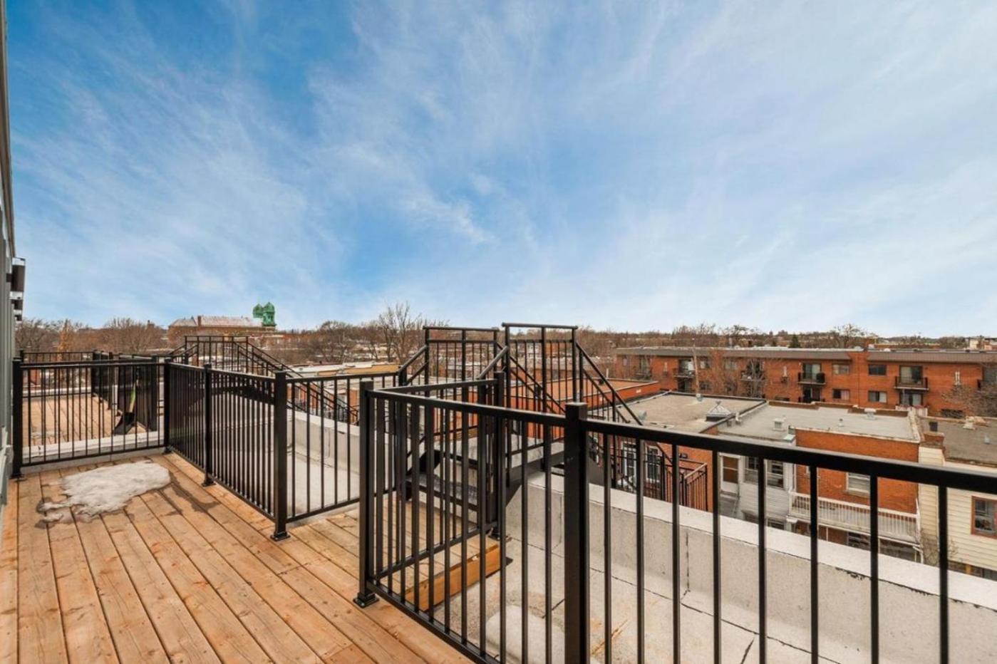 Big 2 Bedroom Apartment On 2 Floors - 1907 Montreal Exterior photo